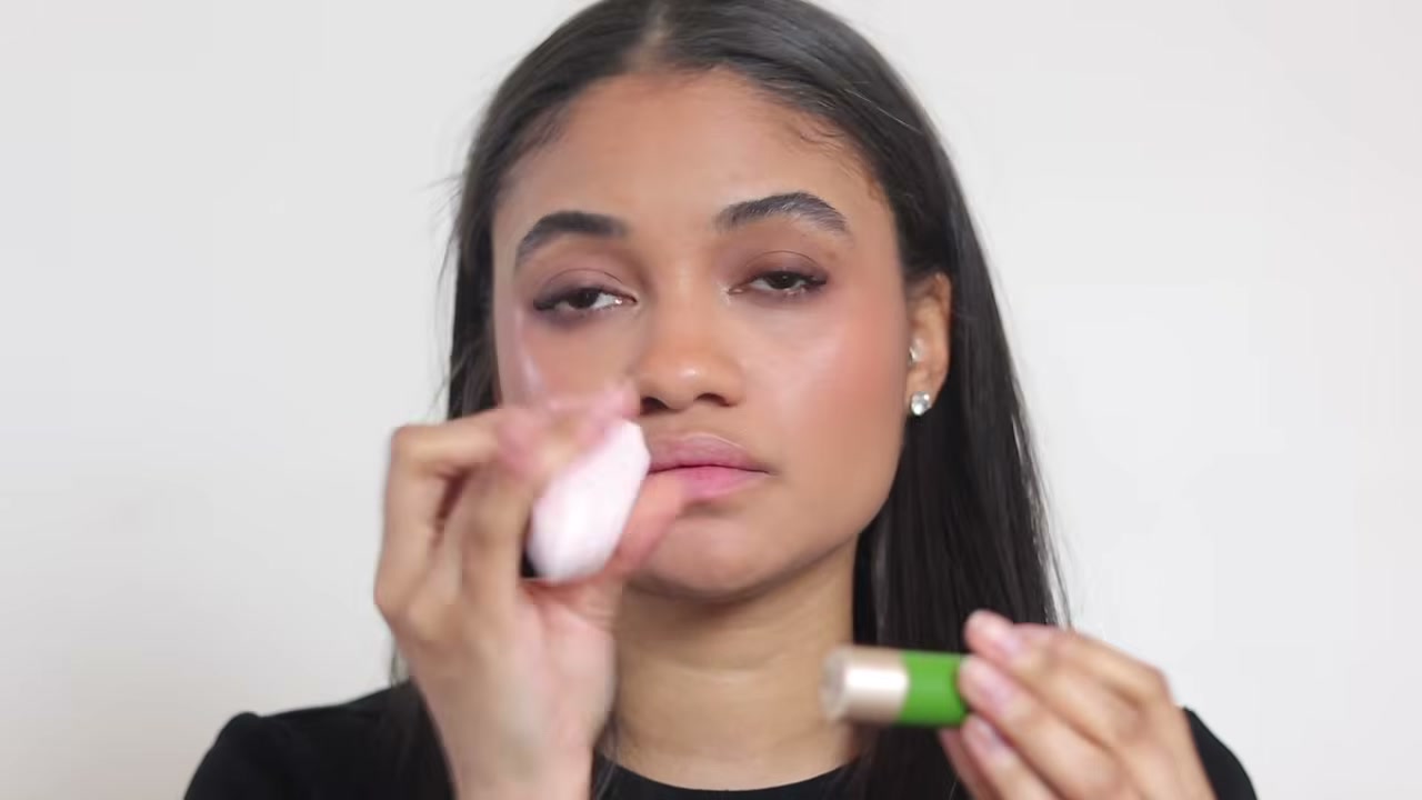 @thecleanbeautycode reviewing Queen Musia Hydra Balm at 25:24 in a YouTube Shorts video