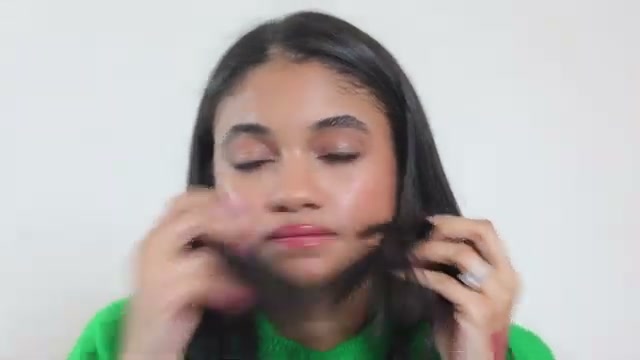 @thecleanbeautycode reviewing Seen Shampoo at 16:26 in a YouTube Shorts video