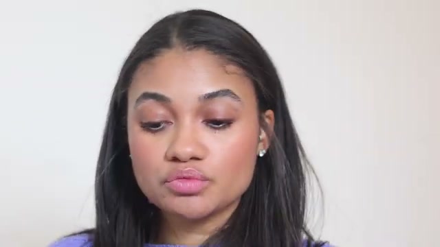@thecleanbeautycode reviewing SOSHE Beauty Peptide Lengthening Mascara at 27:21 in a YouTube Shorts video