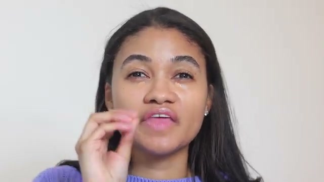 @thecleanbeautycode reviewing Tower 28 Beauty Concealer at 05:00 in a YouTube Shorts video