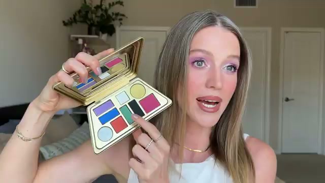 @theelenakoira reviewing Auramexico Mirame Eyeshadow Palette at 28:08 in a YouTube Shorts video