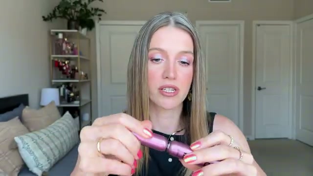 @theelenakoira reviewing Benefit Cosmetics Bounce Back Gel Mascara at 23:40 in a YouTube Shorts video
