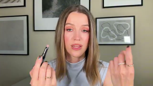 @theelenakoira reviewing Bobbi Brown Dual-Ended Long-Wear Cream Shadow Stick at 15:28 in a YouTube Shorts video