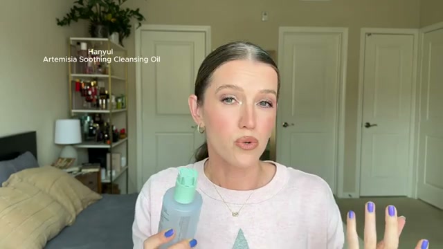 @theelenakoira reviewing Hanyul Artemisia Soothing Cleansing Oil at 01:17 in a YouTube Shorts video