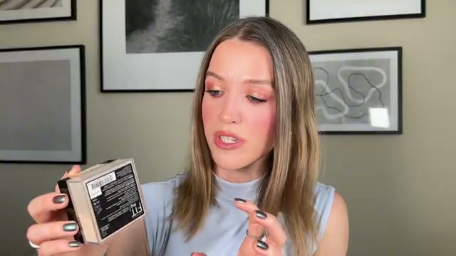 @theelenakoira reviewing Maybelline Fit Me Loose Finishing Powder at 08:17 in a YouTube Shorts video