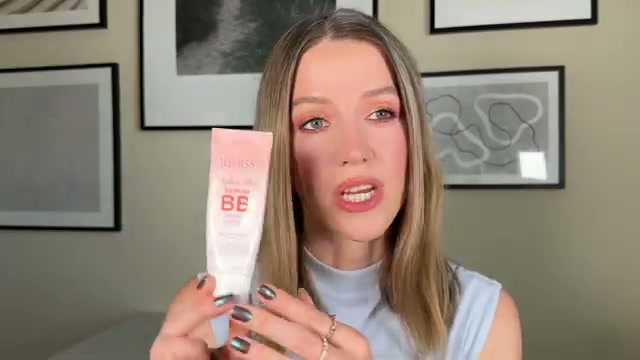 @theelenakoira reviewing Perlees Ageless Glow BB Cream at 04:57 in a YouTube Shorts video