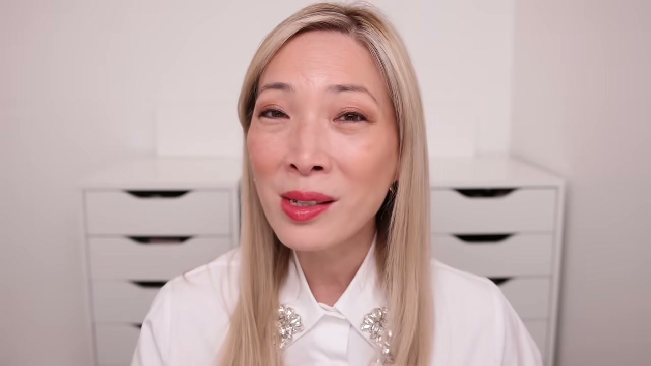 @themichelewang reviewing CHANEL Rouge Coco Hydra Gloss at 11:01 in a YouTube Shorts video