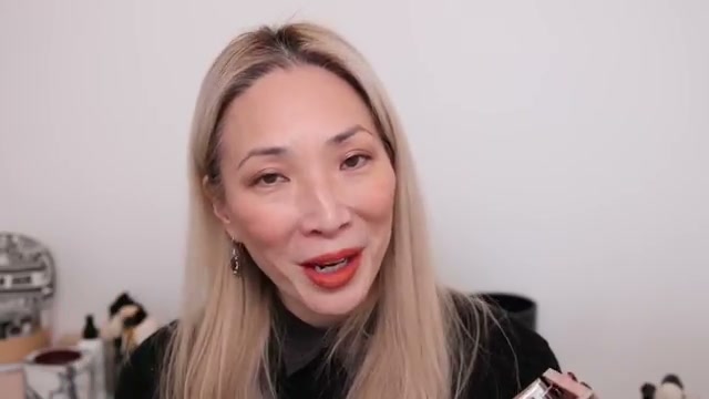 Creamy Matte Longwear Lipstick with Hyaluronic Acid
