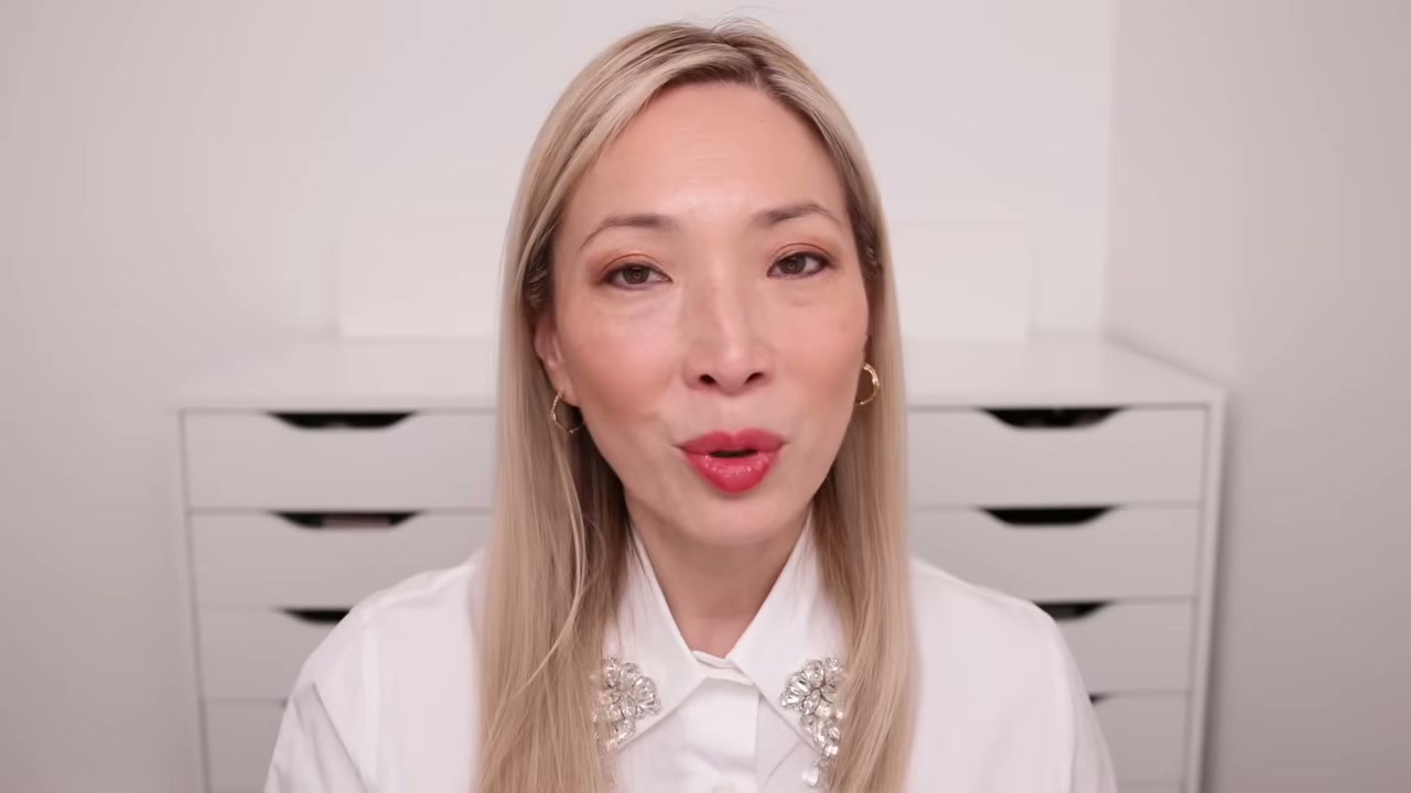 @themichelewang reviewing Sisley Paris Phyto-Teint Illusion D'ete at 28:03 in a YouTube Shorts video
