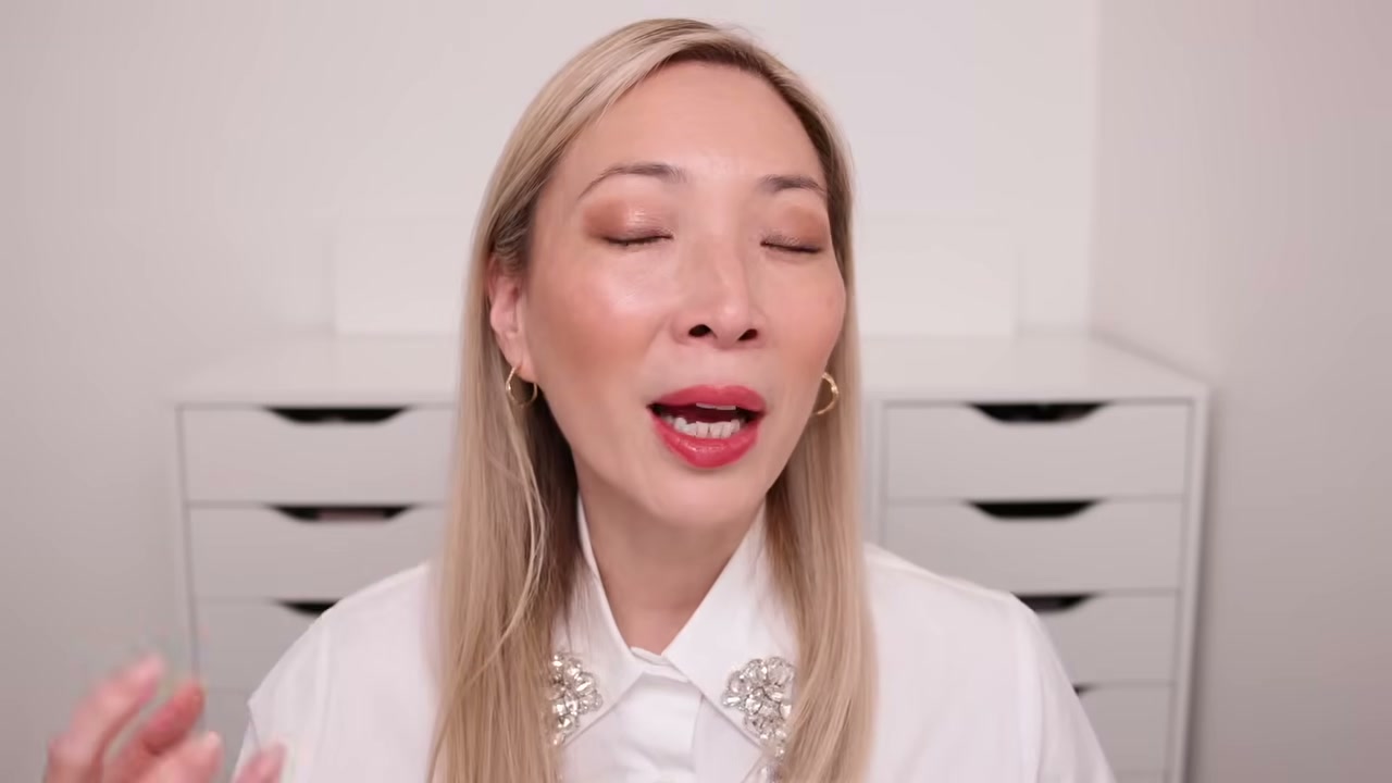@themichelewang reviewing VIOLETTE_FR Plume Matte Cream to Powder Blush at 22:27 in a YouTube Shorts video