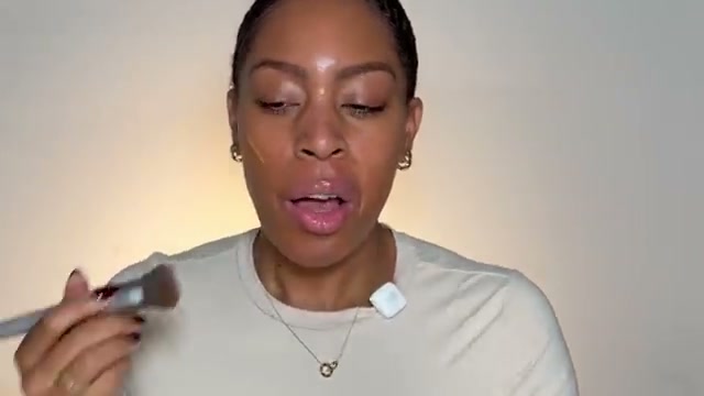 @tiffanylumpkintv reviewing Lancôme Fresh Glow Tinted Serum at 03:19 in a YouTube Shorts video