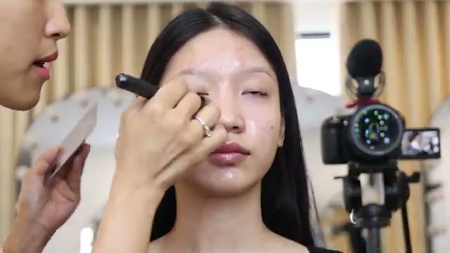 tina_yong mentioning Code Glokolor Code Glokolor Fix-on Primer Tone Base at 02:08 in their YouTube video