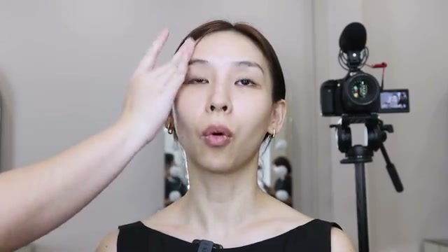 tina_yong mentioning MAKE UP FOR EVER Mist & Fix Setting Spray at 01:34 in their YouTube video