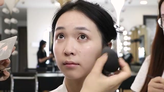 tina_yong mentioning The Saem Cover Tip Concealer at 02:29 in their YouTube video