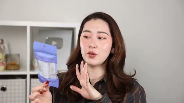 @tinatanakaharris reviewing Cher-Couleur Naturepeau Basic Cream at 04:53 in a YouTube Shorts video