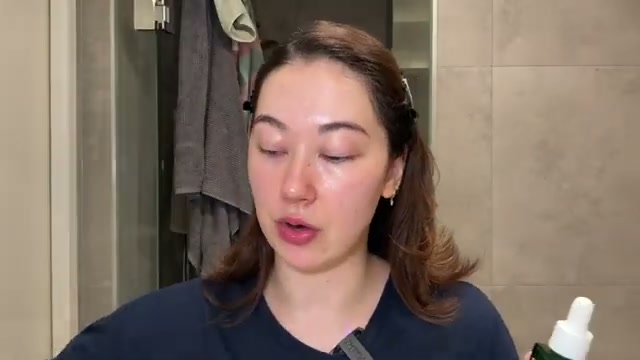 @tinatanakaharris reviewing Dr. Althea Gentle Vitamin C Serum at 08:40 in a YouTube Shorts video