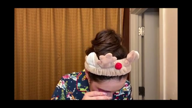 @tinatanakaharris reviewing Kobayashi Seiyaku Eyebon W Vitamin Premium Mini at 11:58 in a YouTube Shorts video
