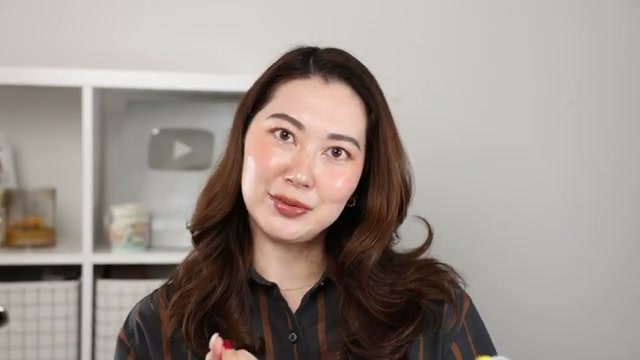 @tinatanakaharris reviewing Melano CC Brightening Mist at 09:05 in a YouTube Shorts video