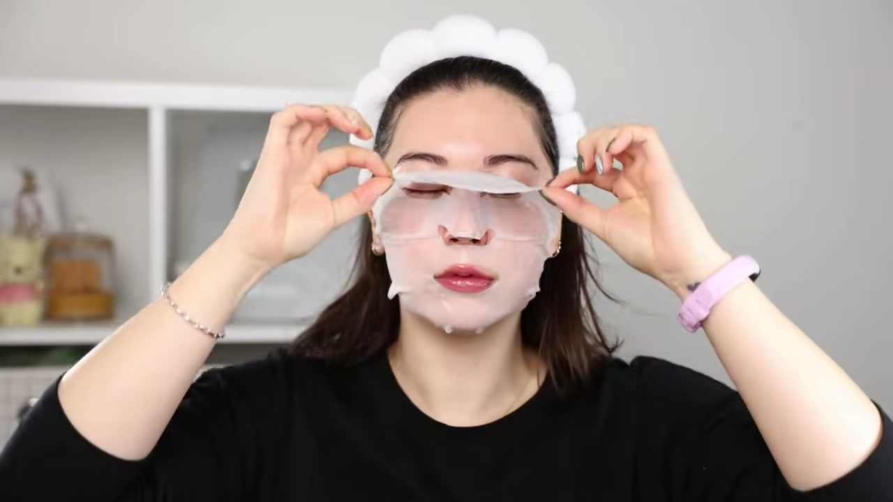 @tinatanakaharris reviewing Saborino All-in-One Mask at 17:47 in a YouTube Shorts video