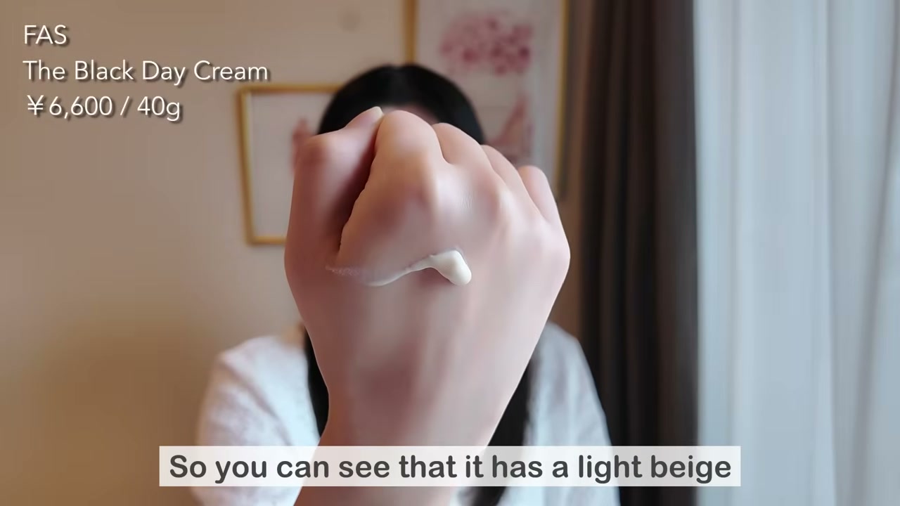 @tokyofoodiesarah reviewing FAS The Black Day Cream at 19:15 in a YouTube Shorts video