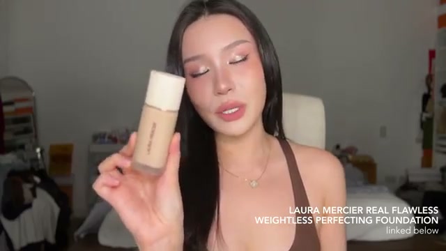 Real Flawless Weightless Perfecting Foundation