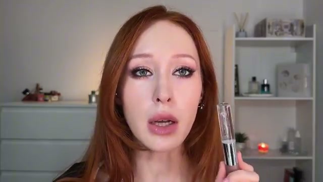 @val_foche reviewing Hyntoor Brow Tint and Concealer Gel at 10:03 in a YouTube Shorts video