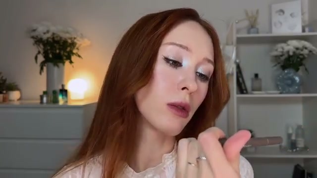 @val_foche reviewing Judydoll Judydoll Slim Liquid Eyeliner at 12:14 in a YouTube Shorts video
