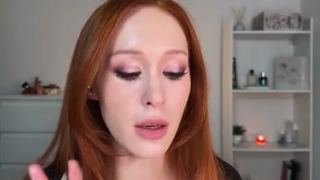 @val_foche reviewing NOIRICORN CANDY PUPPET Eyeshadow Palette at 41:58 in a YouTube Shorts video