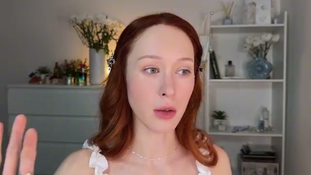 @val_foche reviewing SKIN1004 SKIN1004 Madagascar Centella Ampoule Foam at 11:27 in a YouTube Shorts video