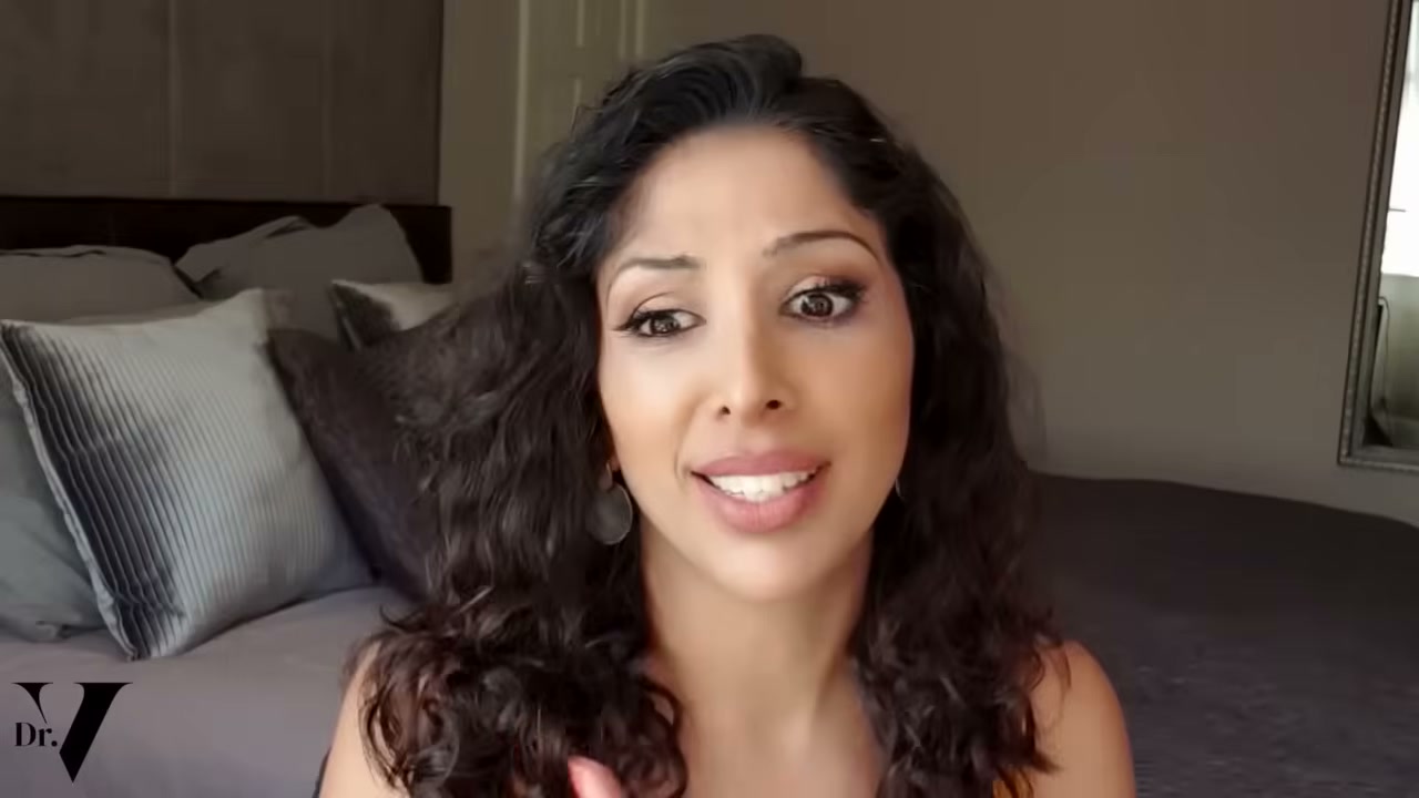@vanitarattan reviewing CeraVe Foaming Cleanser at 10:31 in a YouTube Shorts video