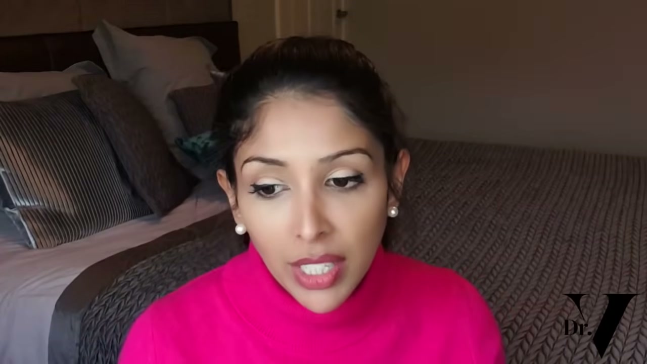 @vanitarattan reviewing E45 Emollient Wash Cream at 13:21 in a YouTube Shorts video