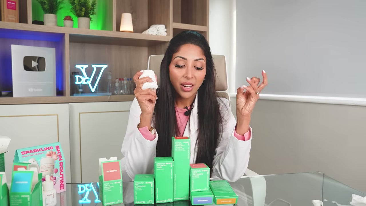 @vanitarattan reviewing innisfree Black Tea Youth Enhancing Cream at 16:52 in a YouTube Shorts video