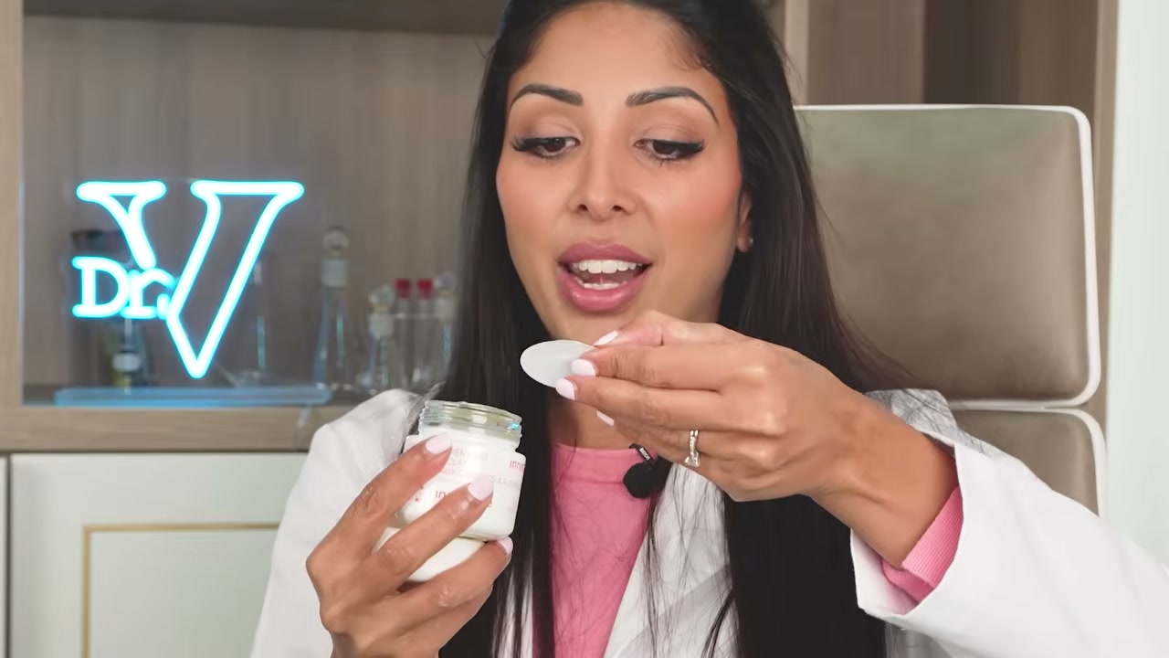@vanitarattan reviewing innisfree Cherry Blossom Glow Jelly Cream at 05:13 in a YouTube Shorts video