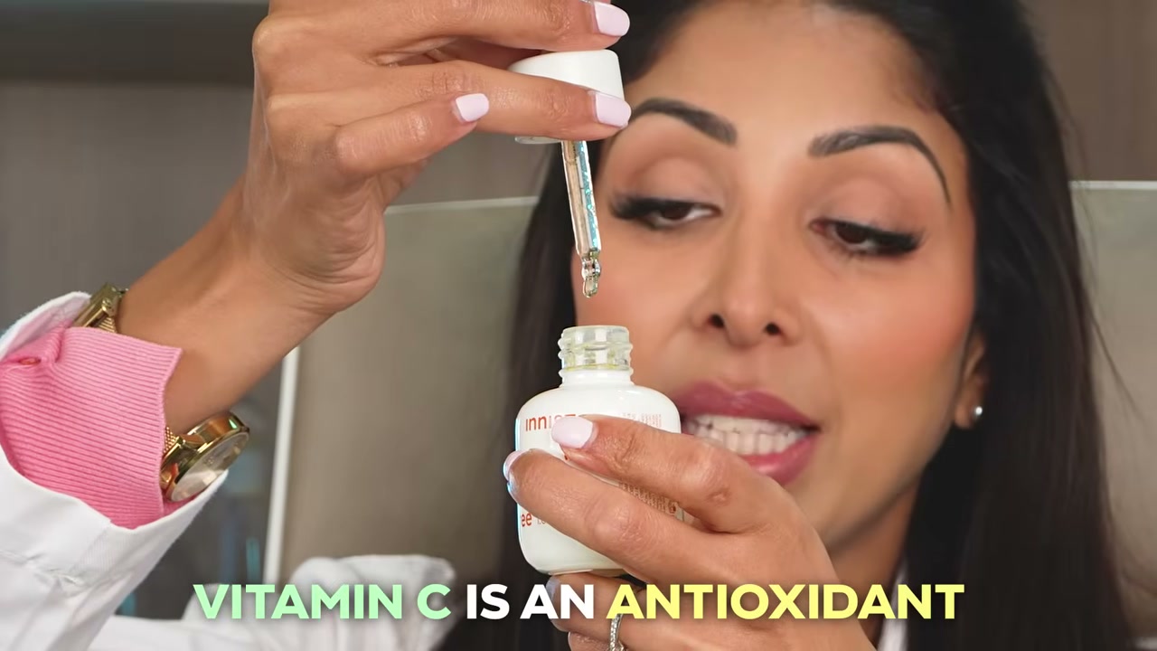 @vanitarattan reviewing innisfree Green Tea Enzyme Vitamin C Brightening Serum at 12:47 in a YouTube Shorts video