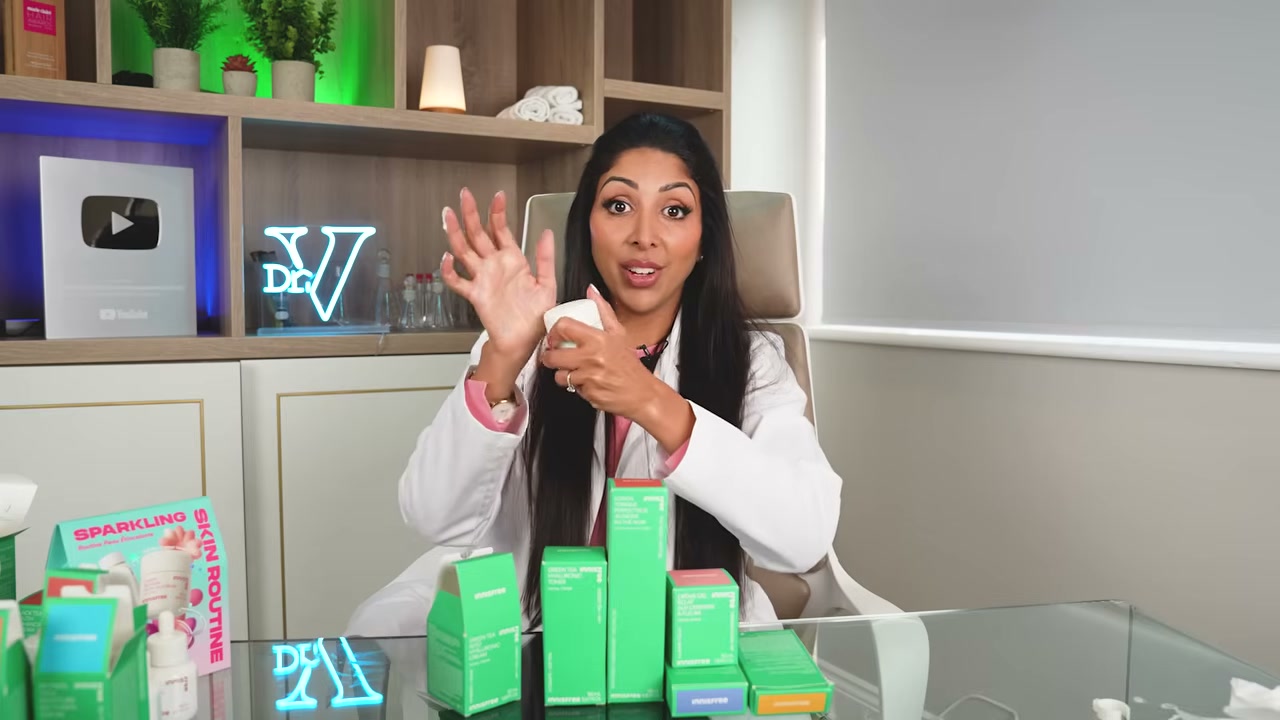 @vanitarattan reviewing innisfree Green Tea Seed Hyaluronic Cream at 22:03 in a YouTube Shorts video