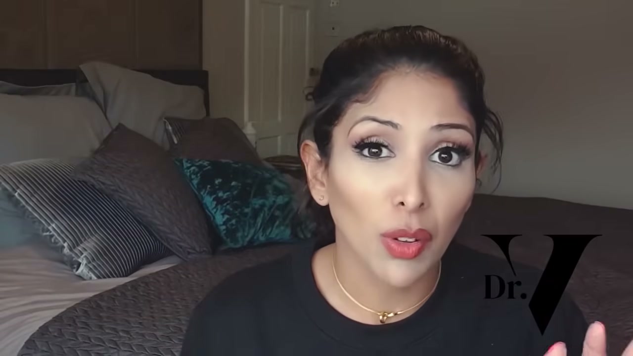 @vanitarattan reviewing Paula's Choice Complexion Renewal Pads at 33:32 in a YouTube Shorts video