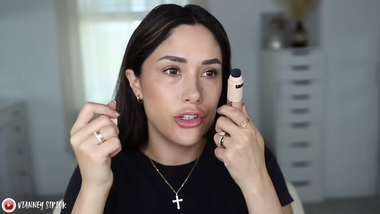 @vianneystrick reviewing MAKE UP FOR EVER HD Skin Full Cover Multi-Use Waterproof Concealer with Niacinamide at 05:30 in a YouTube Shorts video
