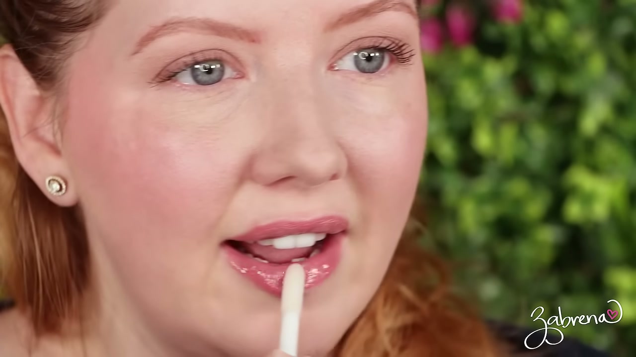 @zabrena reviewing Maybelline Lifter Gloss at 06:43 in a YouTube Shorts video