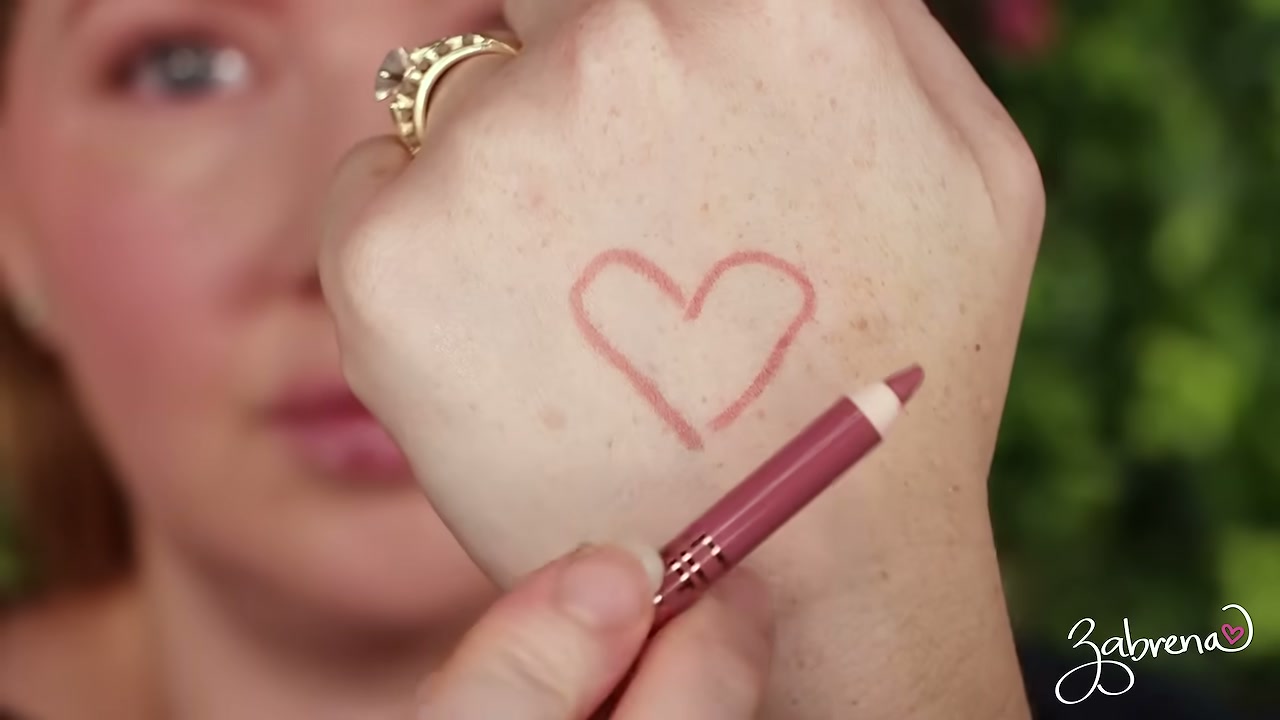 @zabrena reviewing Maybelline Lifter Liner at 06:19 in a YouTube Shorts video