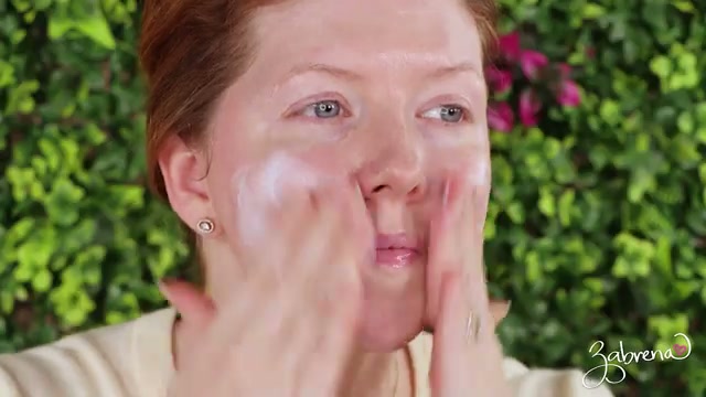 @zabrena reviewing Round Lab 1025 Dokdo Cleanser at 05:28 in a YouTube Shorts video